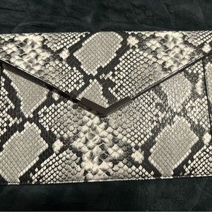 Snake skin clutch